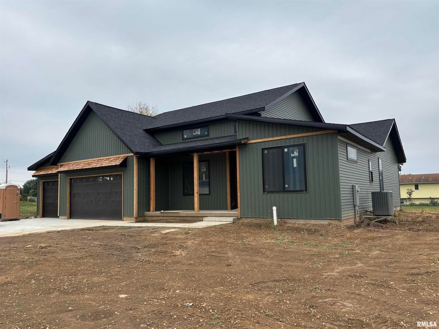 1819 Zara — Clinton, IA 52732