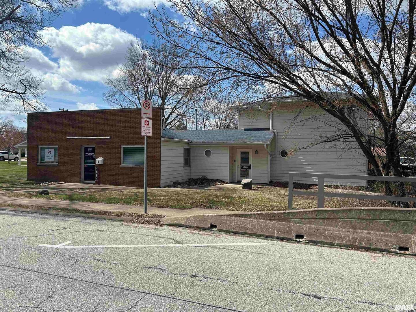 2332 EASTERN Avenue — Davenport, IA 52803