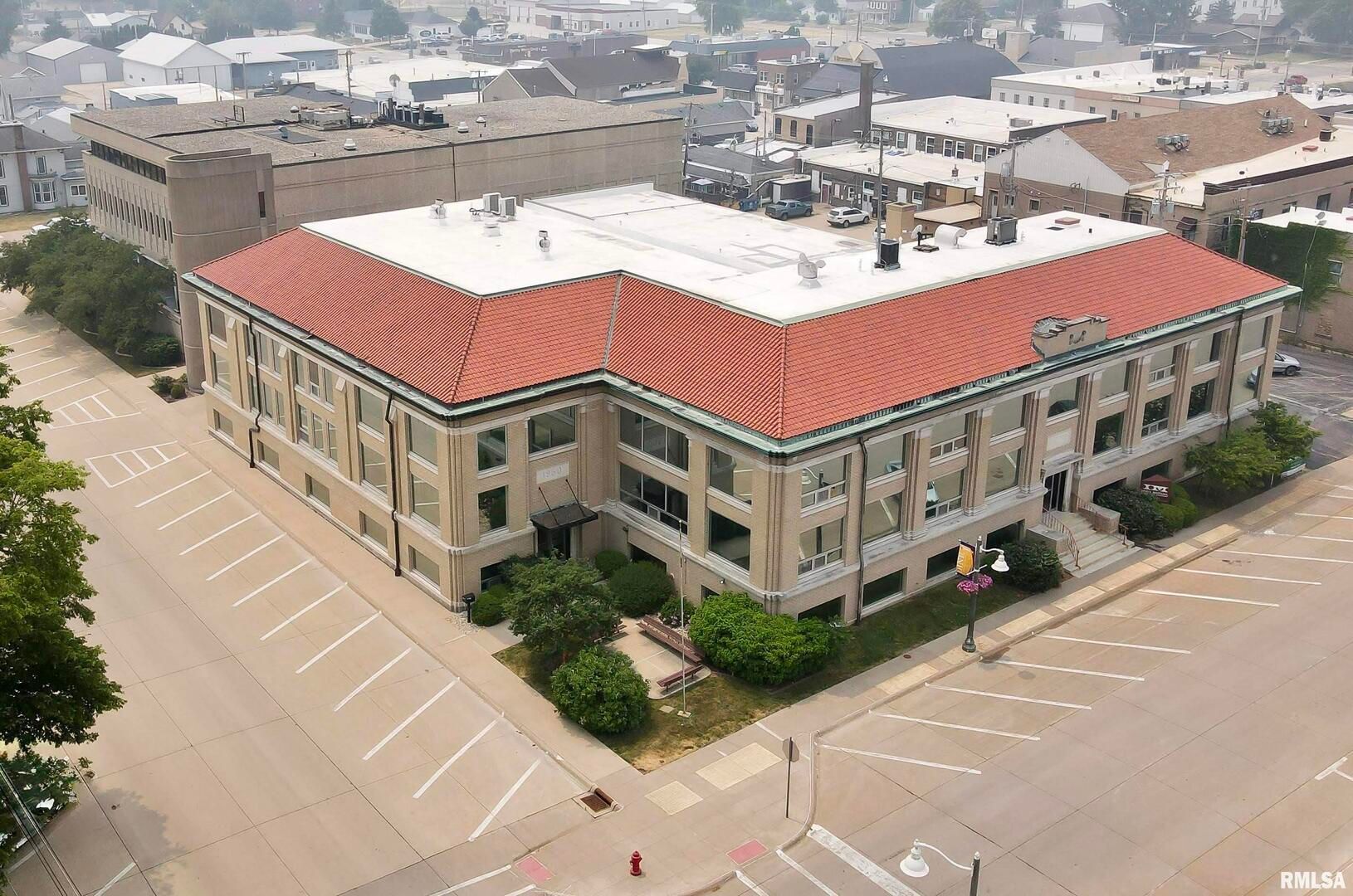 509 9TH Street #307 — Dewitt, IA 52742