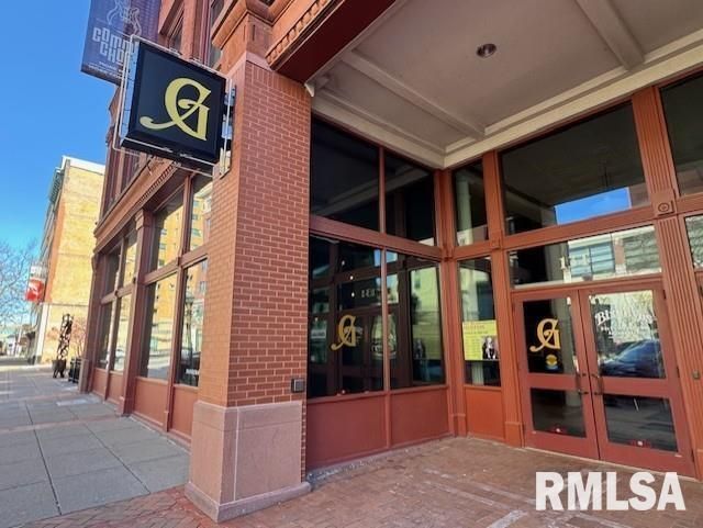 131 2ND Street, Davenport, IA 52801