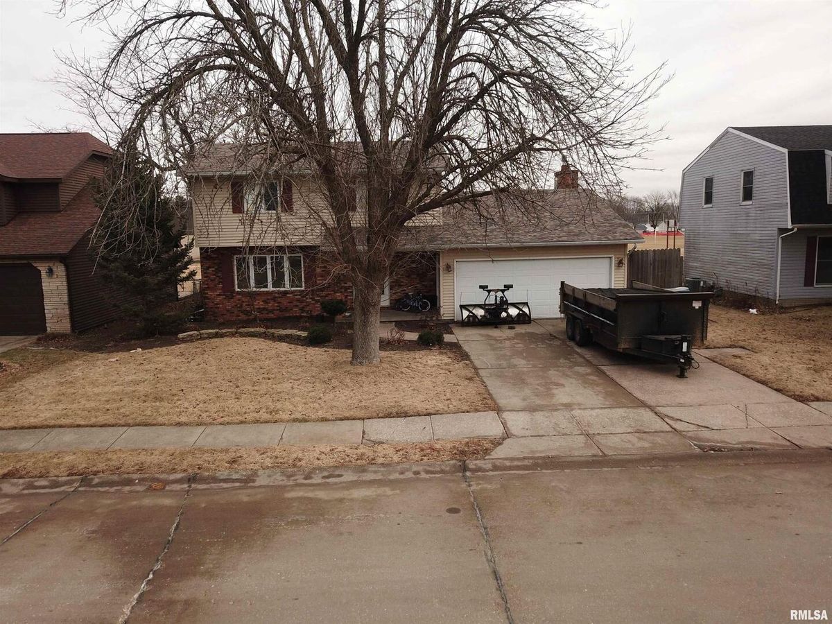 513 7TH Street, Eldridge, IA 52748