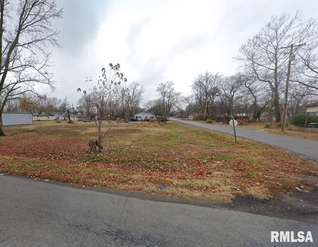 115 S HICKORY Street — Duquoin, IL 62832