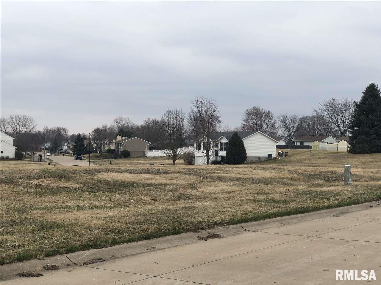 4413 MICHIGAN Avenue — Davenport, IA 52802