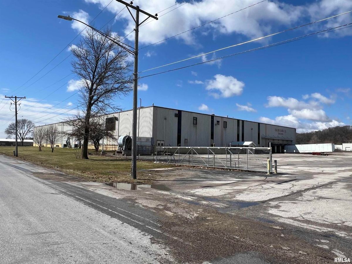 1804 STARK Street, Davenport, IA 52801