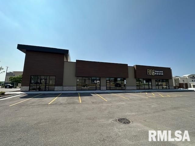 4751 PROGRESS Drive — Davenport, IA 52807