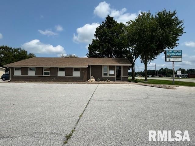 379 AVENUE OF THE CITIES, East Moline, IL 61244