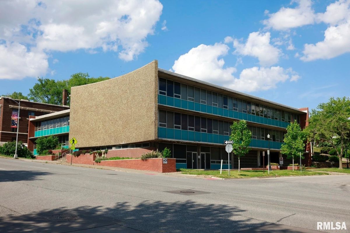 601 BRADY Street, Davenport, IA 52801