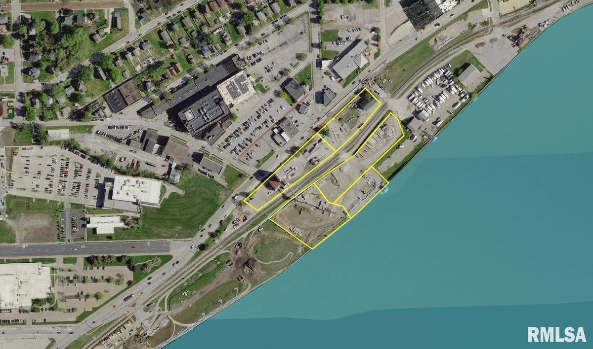 803 RIVER Drive, Davenport, IA 52803