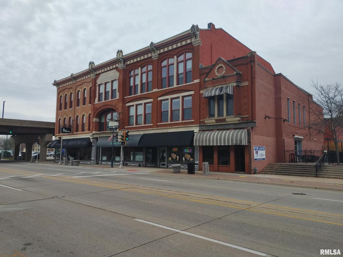 1522 River Dr Drive, Moline, IL 61265