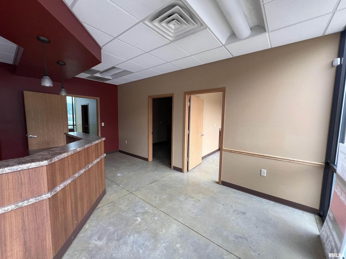 215 N MAIN Street, Port Byron, IL 61275