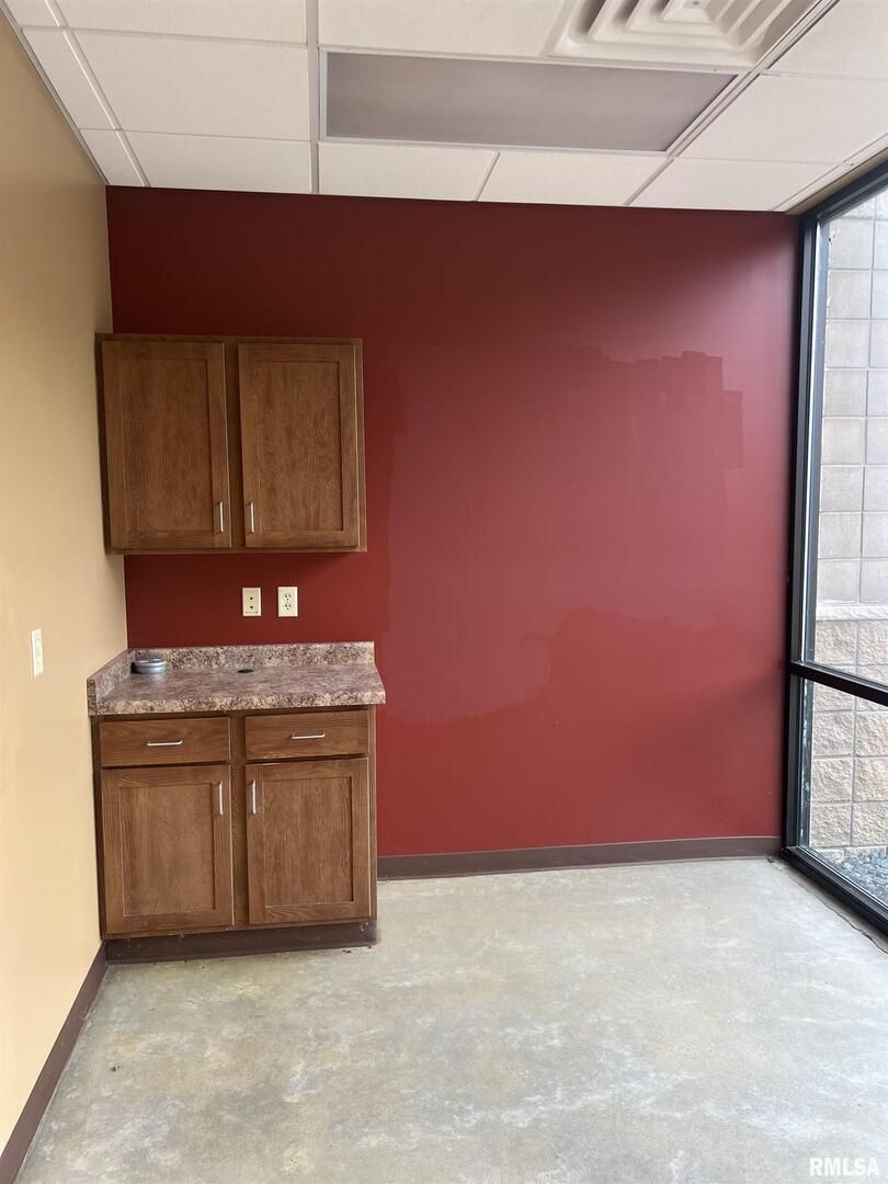 215 N MAIN Street, Port Byron, IL 61275