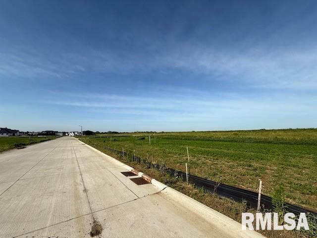 6890 Meghan Avenue — Bettendorf, IA 52722