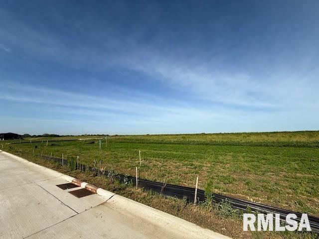 6832 Meghan Avenue, Bettendorf, IA 52722