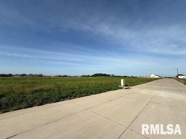 6777 Meghan Avenue, Bettendorf, IA 52722