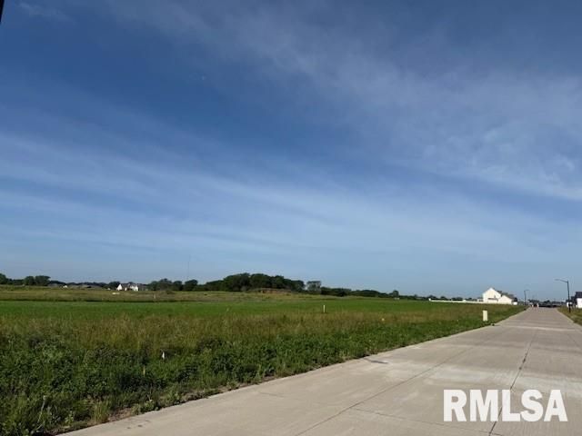 6909 Meghan Avenue — Bettendorf, IA 52722