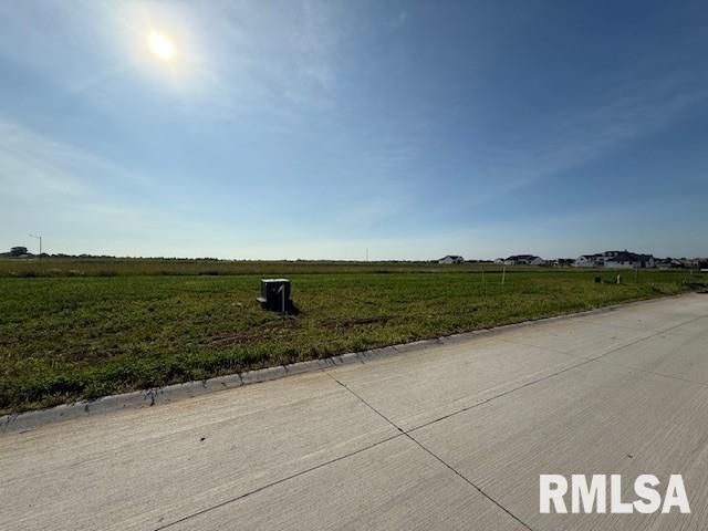 6989 Meghan Avenue — Bettendorf, IA 52722