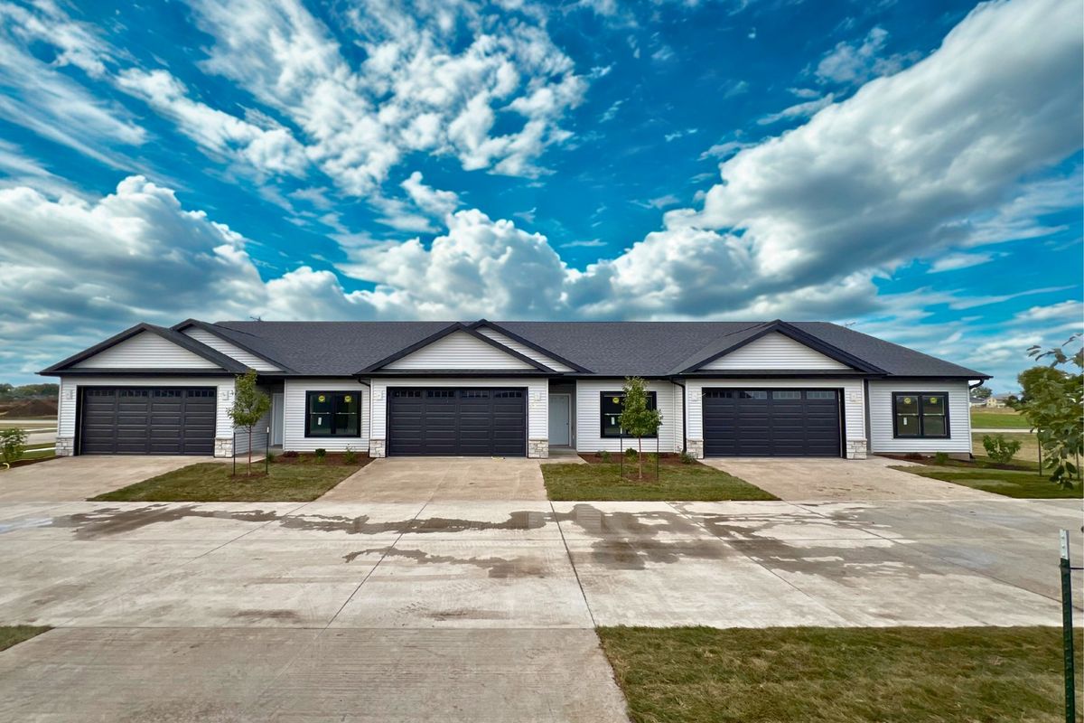 1875 Redbud Circle, Eldridge, IA 52748