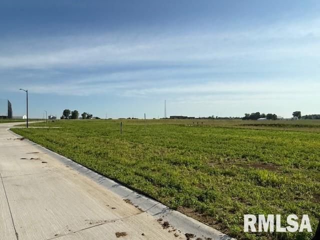 6433 RYAN Road — Bettendorf, IA 52722