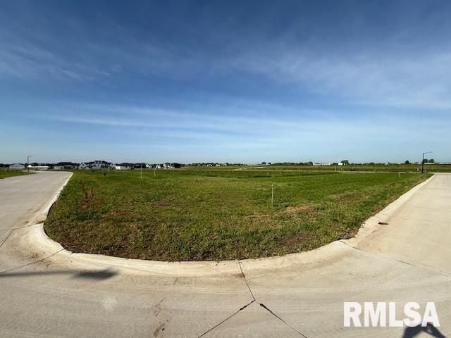 6425 MEYER Road, Bettendorf, IA 52722