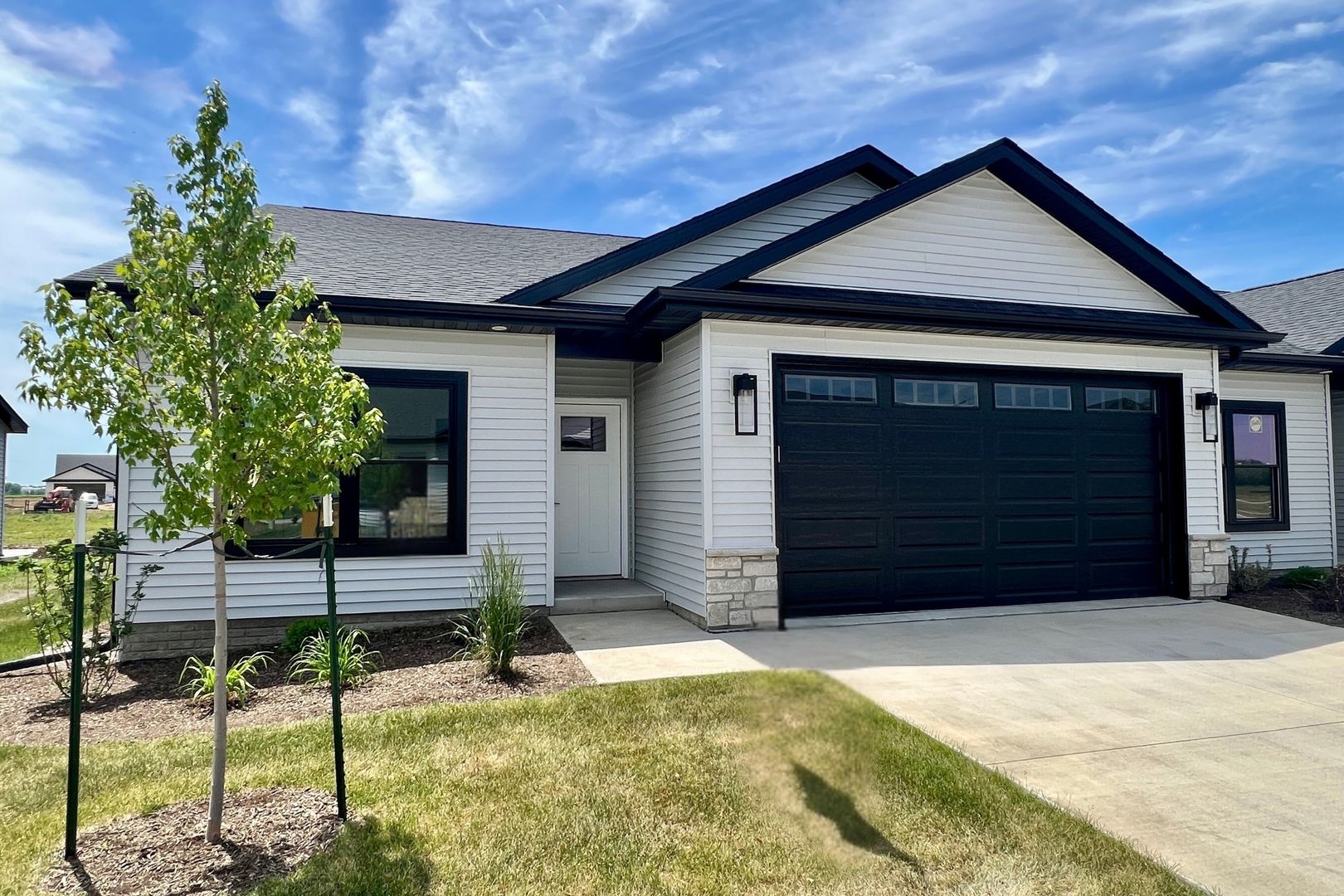 1867 REDBUD Circle #103 — Eldridge, IA 52748