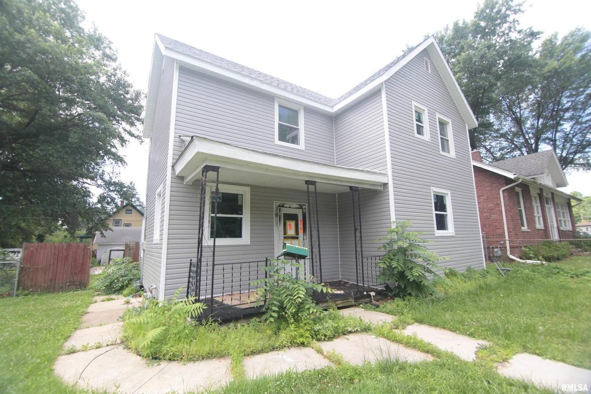 2243 4TH Street, Davenport, IA 52802