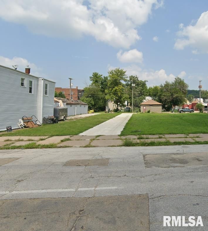 1120 & 1124 W 3RD Street — Davenport, IA 52802