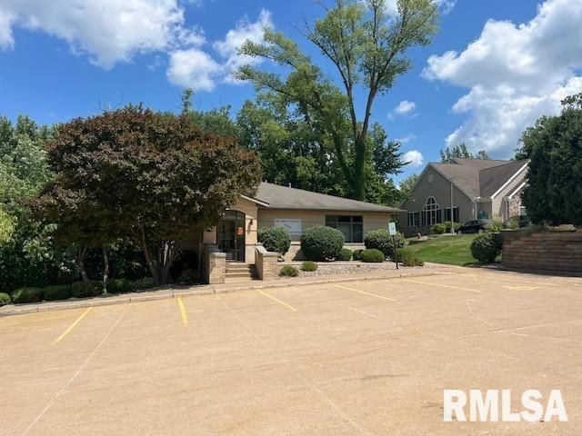 310 46TH Avenue — East Moline, IL 61244