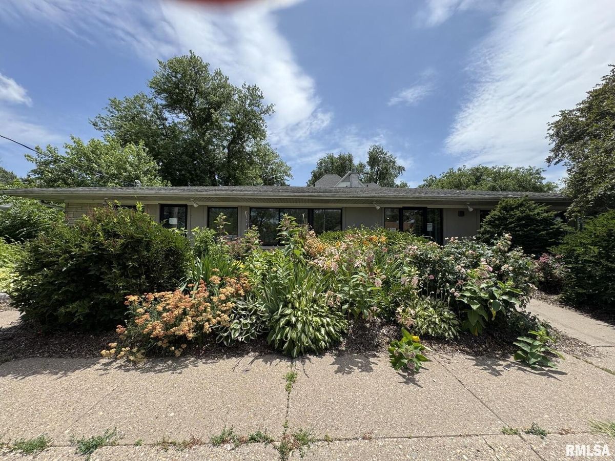 415 GEORGE WASHINGTON Boulevard, Davenport, IA 52803