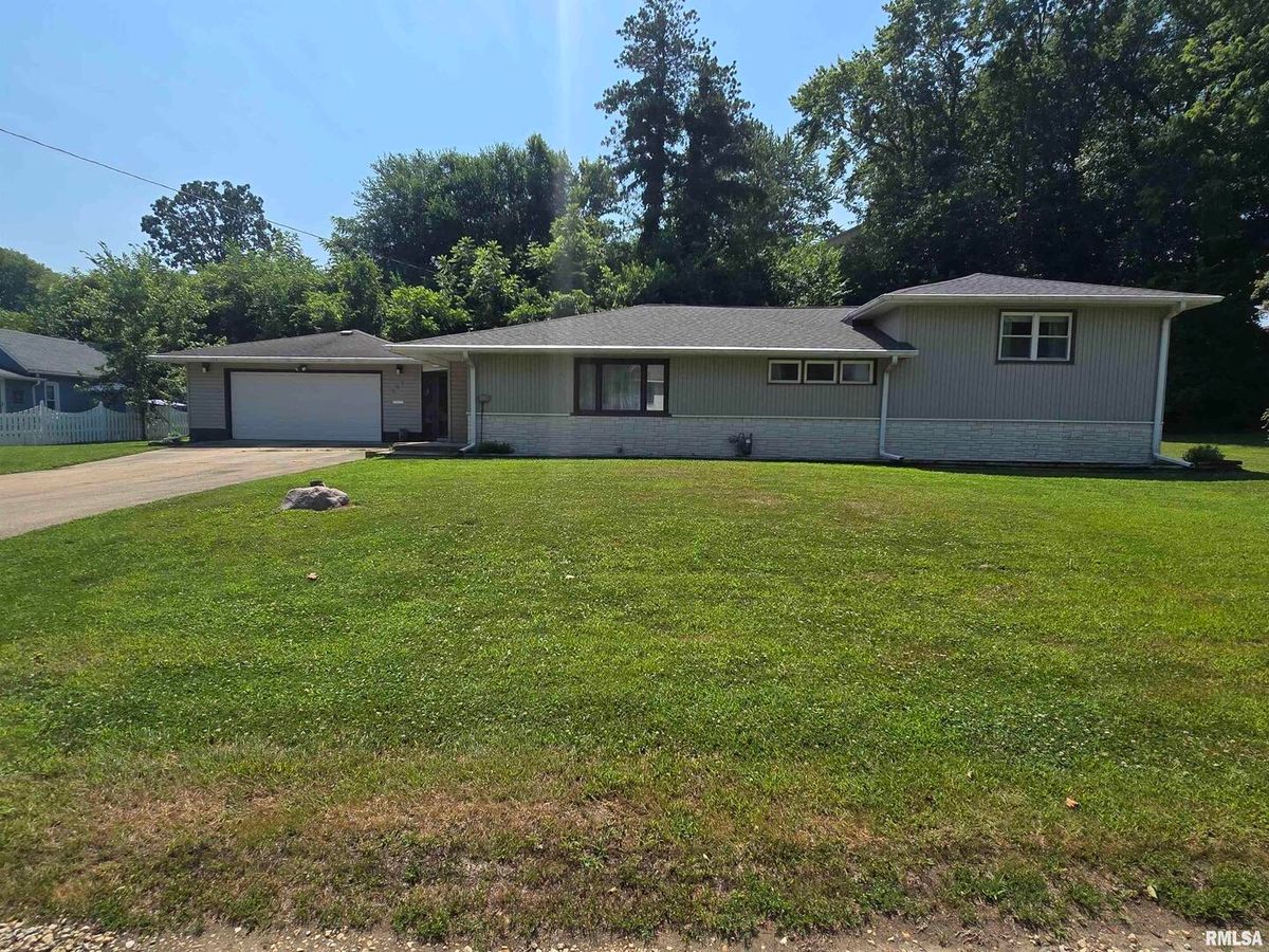 507 CHURCH Street, Albany, IL 61230