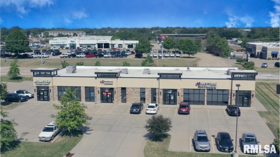 3260 RIDGE Point — Bettendorf, IA 52722
