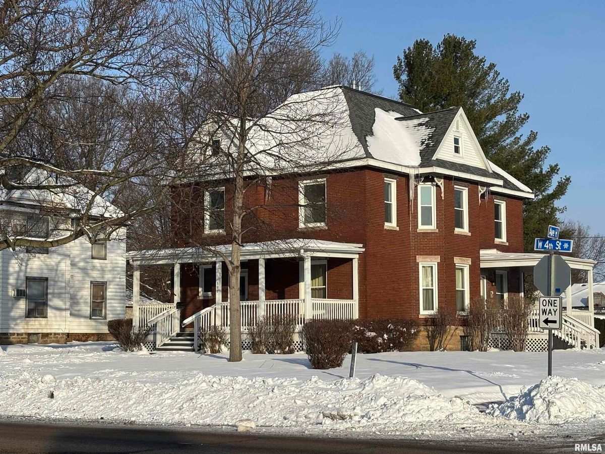 802 4TH Street, Sterling, IL 61081