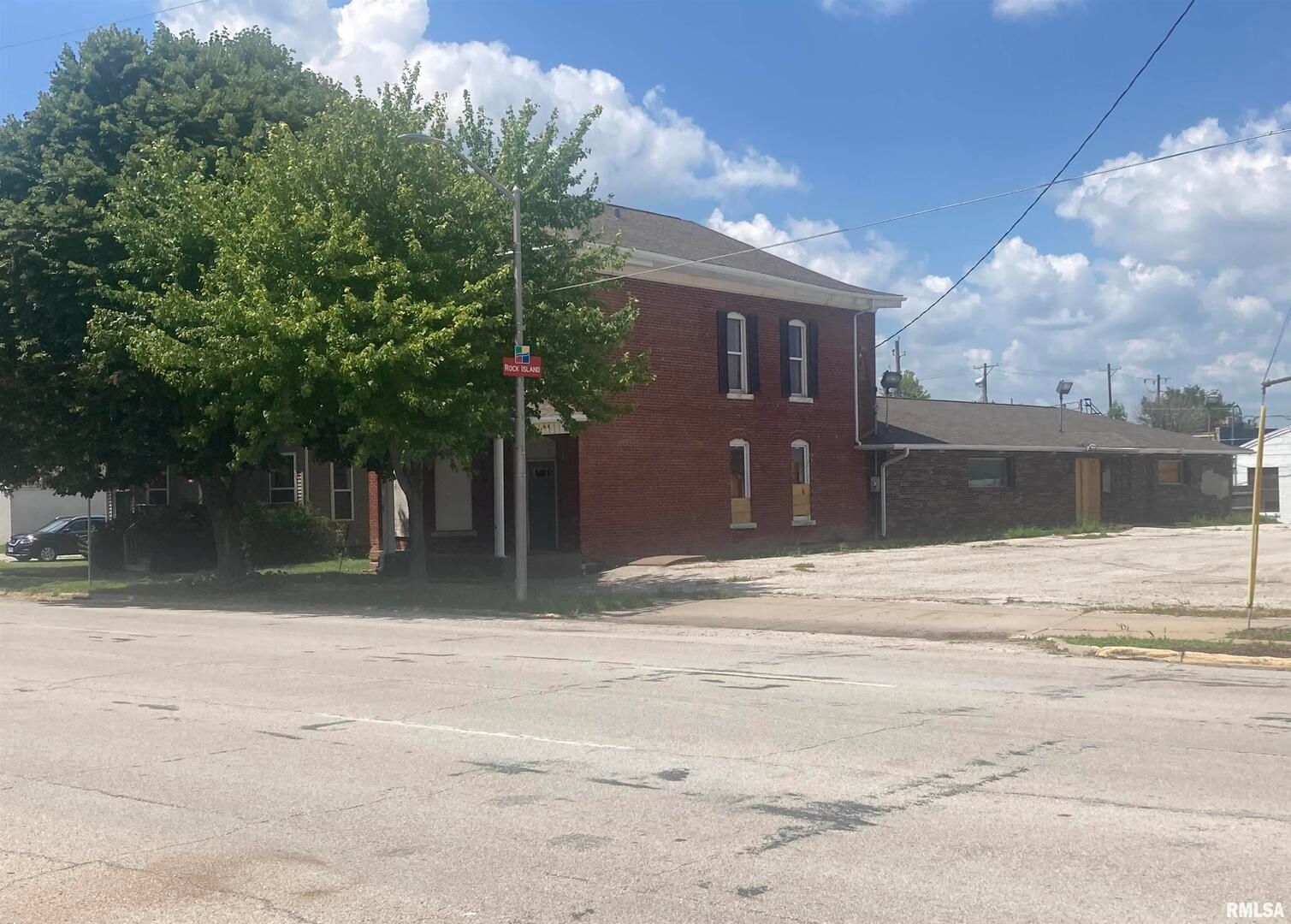 2317 4TH Avenue — Rock Island, IL 61201