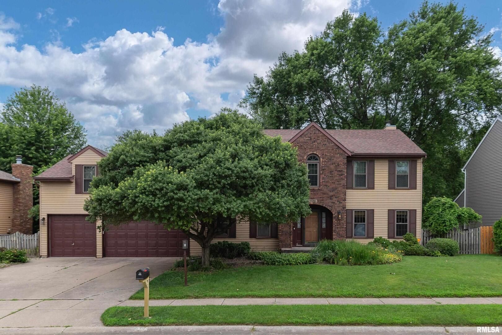 4490 Hamilton Dr Drive — Bettendorf, IA 52722