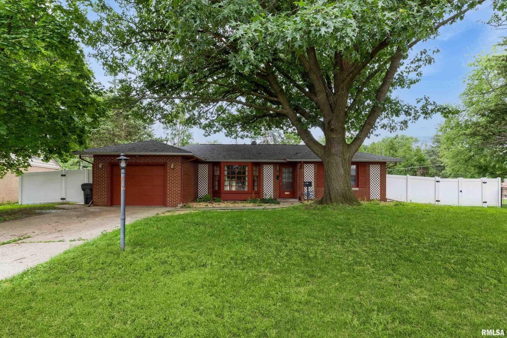 1136 BOBETTA Court — Clinton, IA 52732