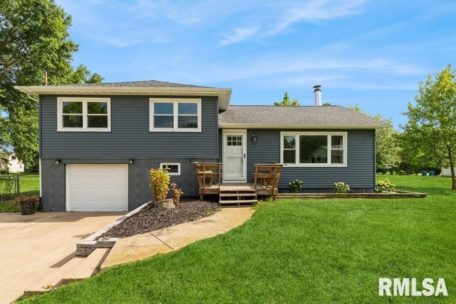814 JONES Street — Leclaire, IA 52753