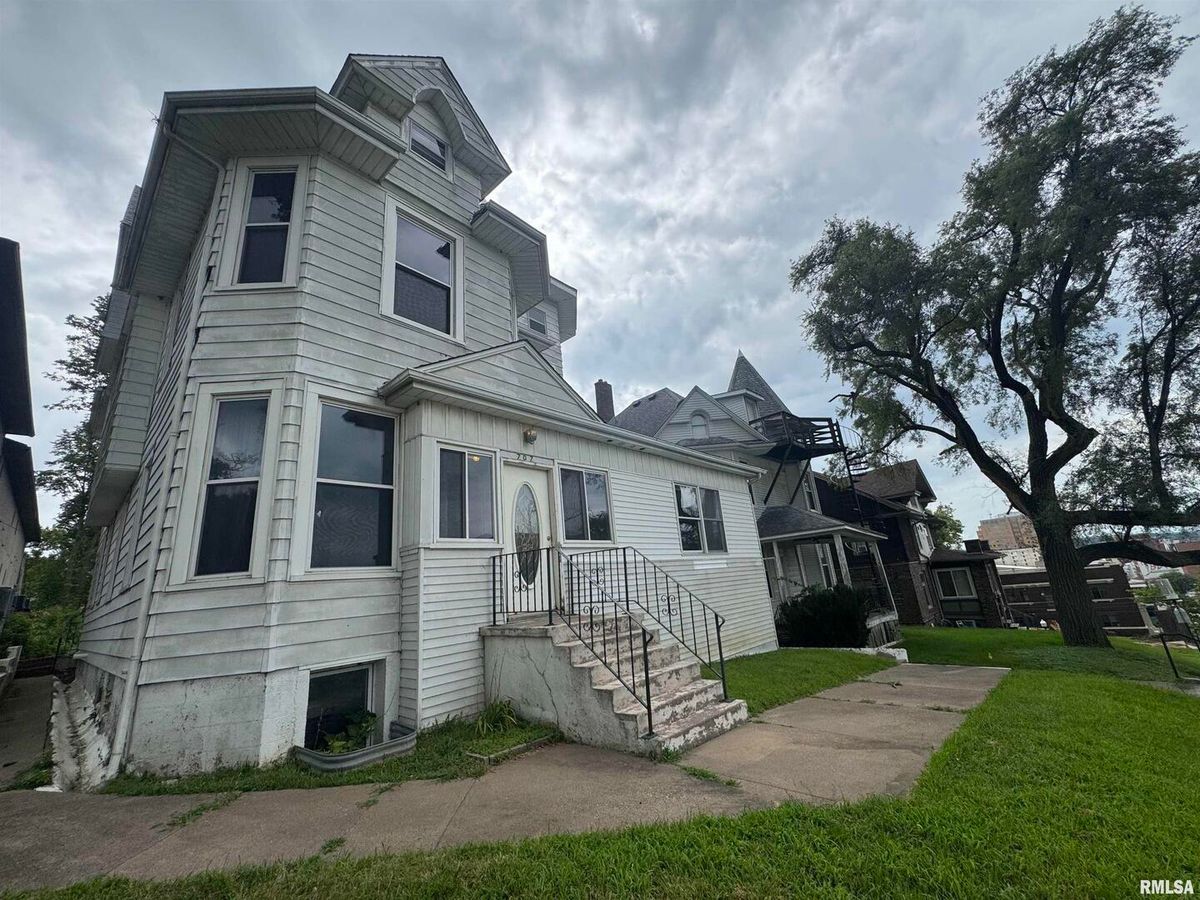 707 Brady Street, Davenport, IA 52803