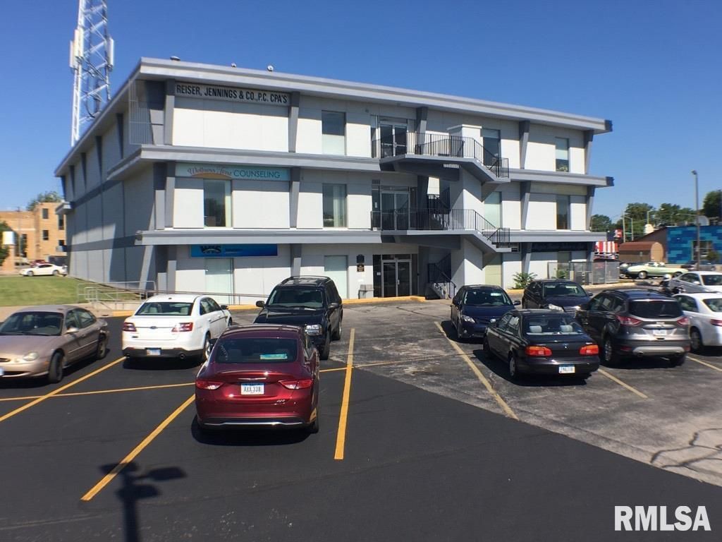 1706 N BRADY Street #208 — Davenport, IA 52803