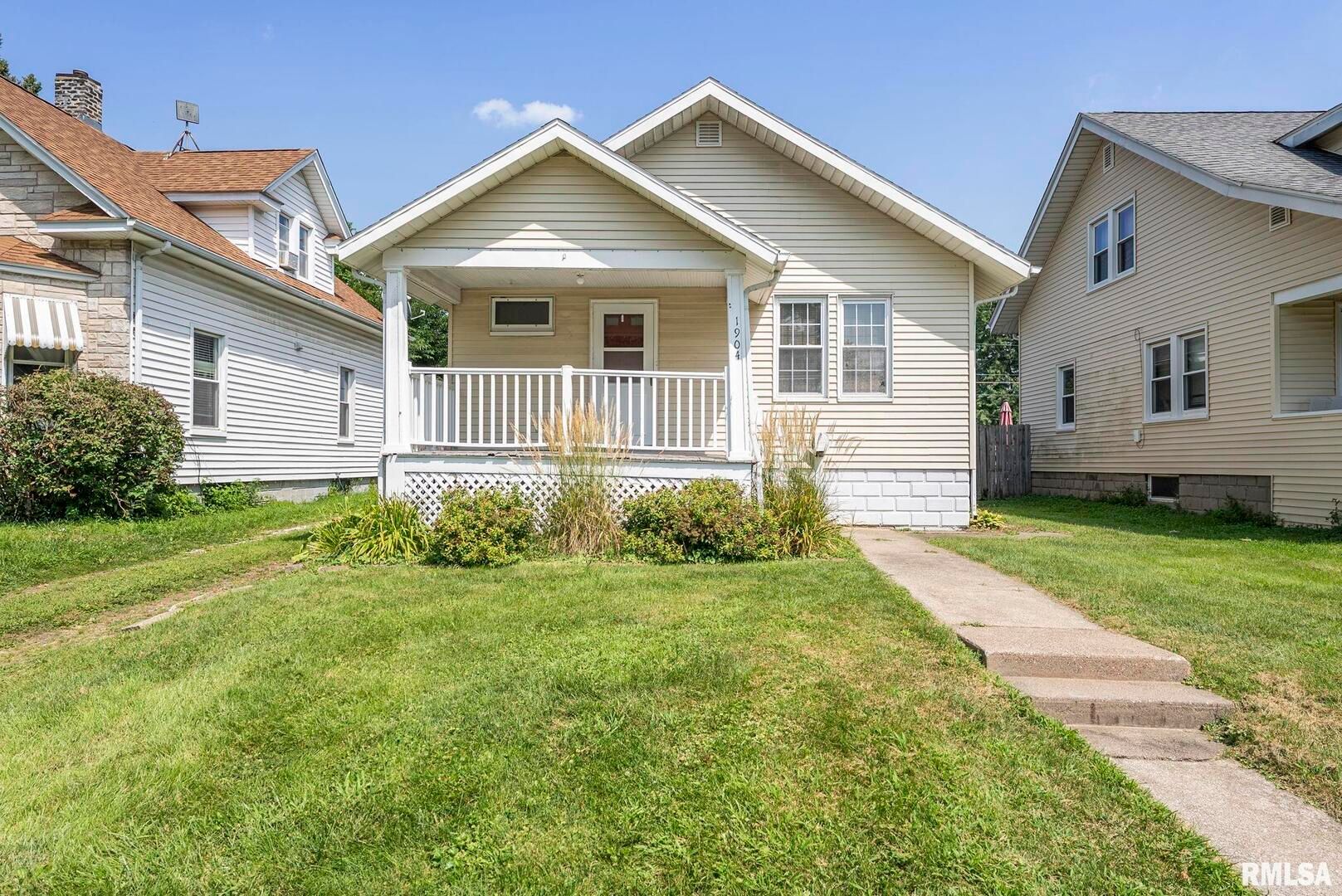 1904 30TH Street — Moline, IL 61265