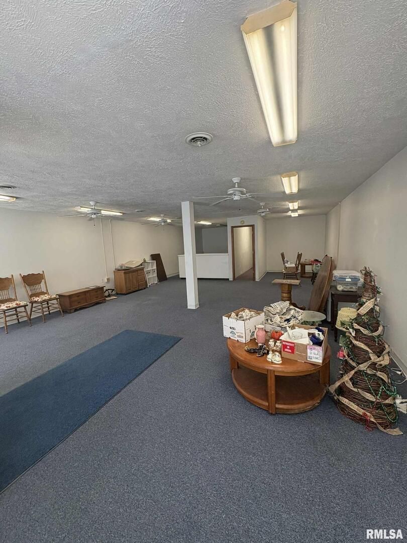 110 W MARKET Street, Christopher, IL 62822