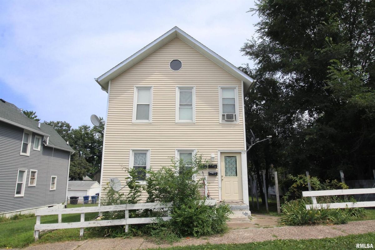 428 7TH Street, Moline, IL 61265