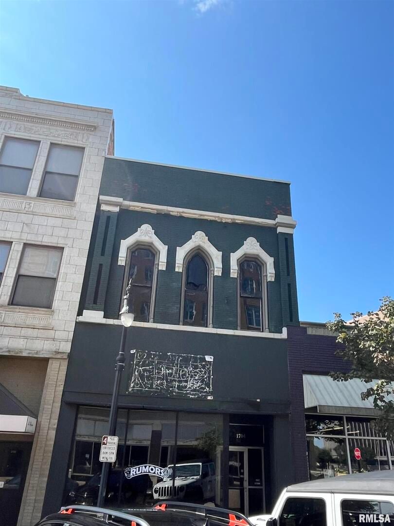 1704 2ND Avenue — Rock Island, IL 61201
