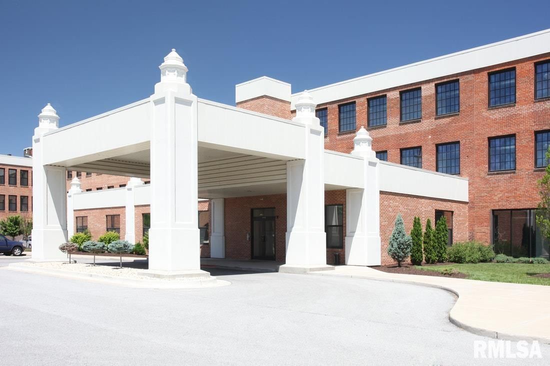 2401 4TH Avenue, Rock Island, IL 61201