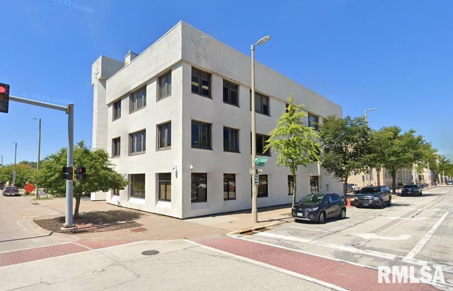 322 16TH Street, Rock Island, IL 61201