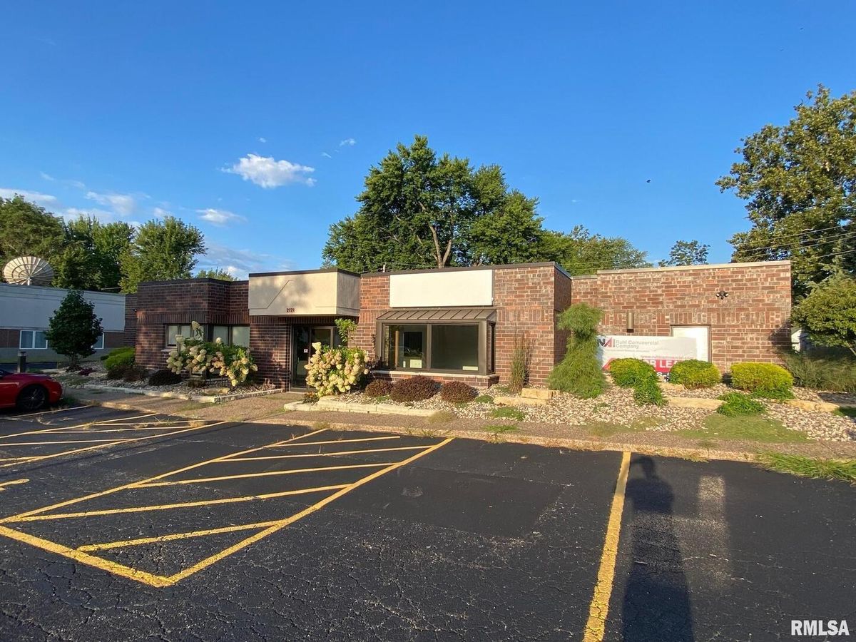 2121 1ST Street, Moline, IL 61265