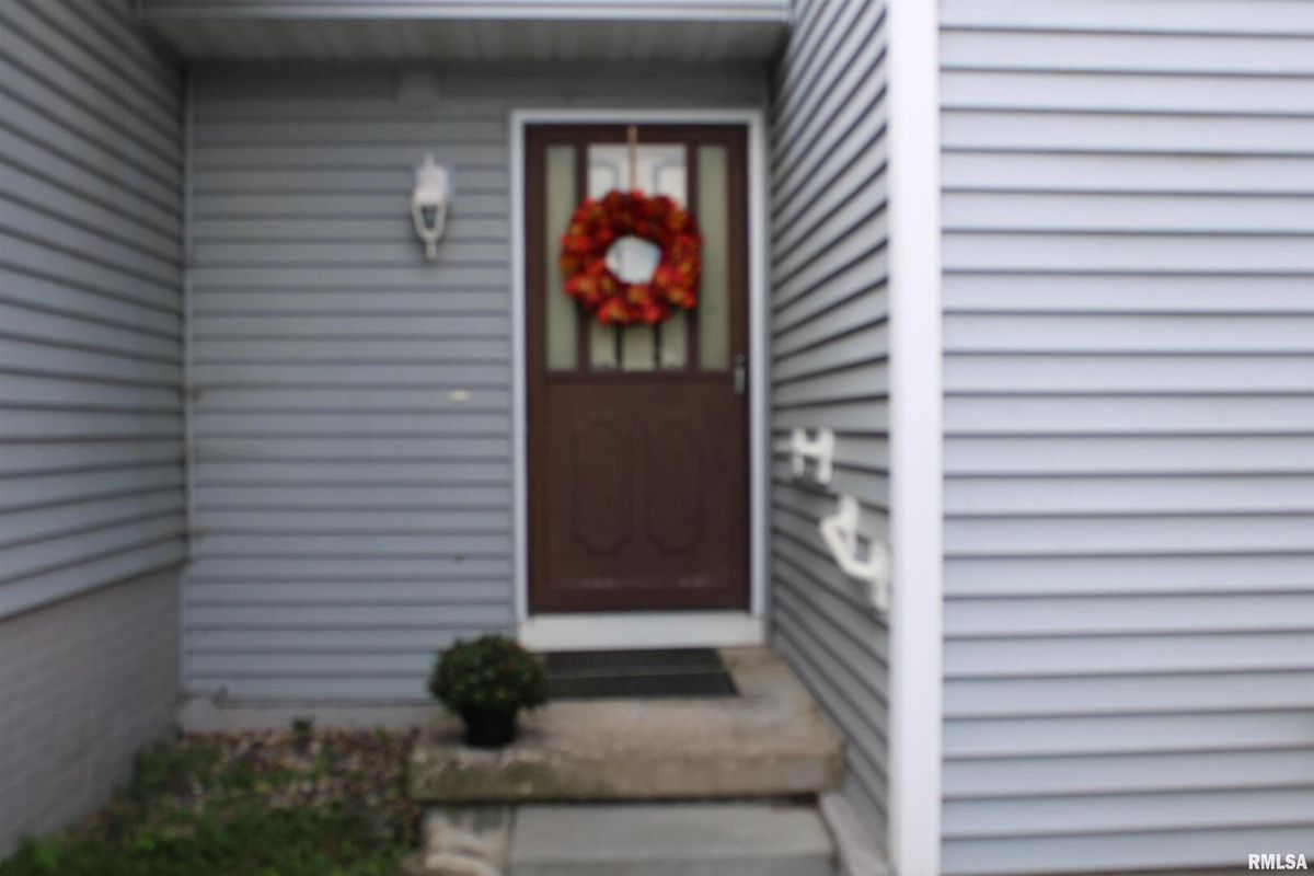 3542 Cedarview Ct Court, Bettendorf, IA 52722