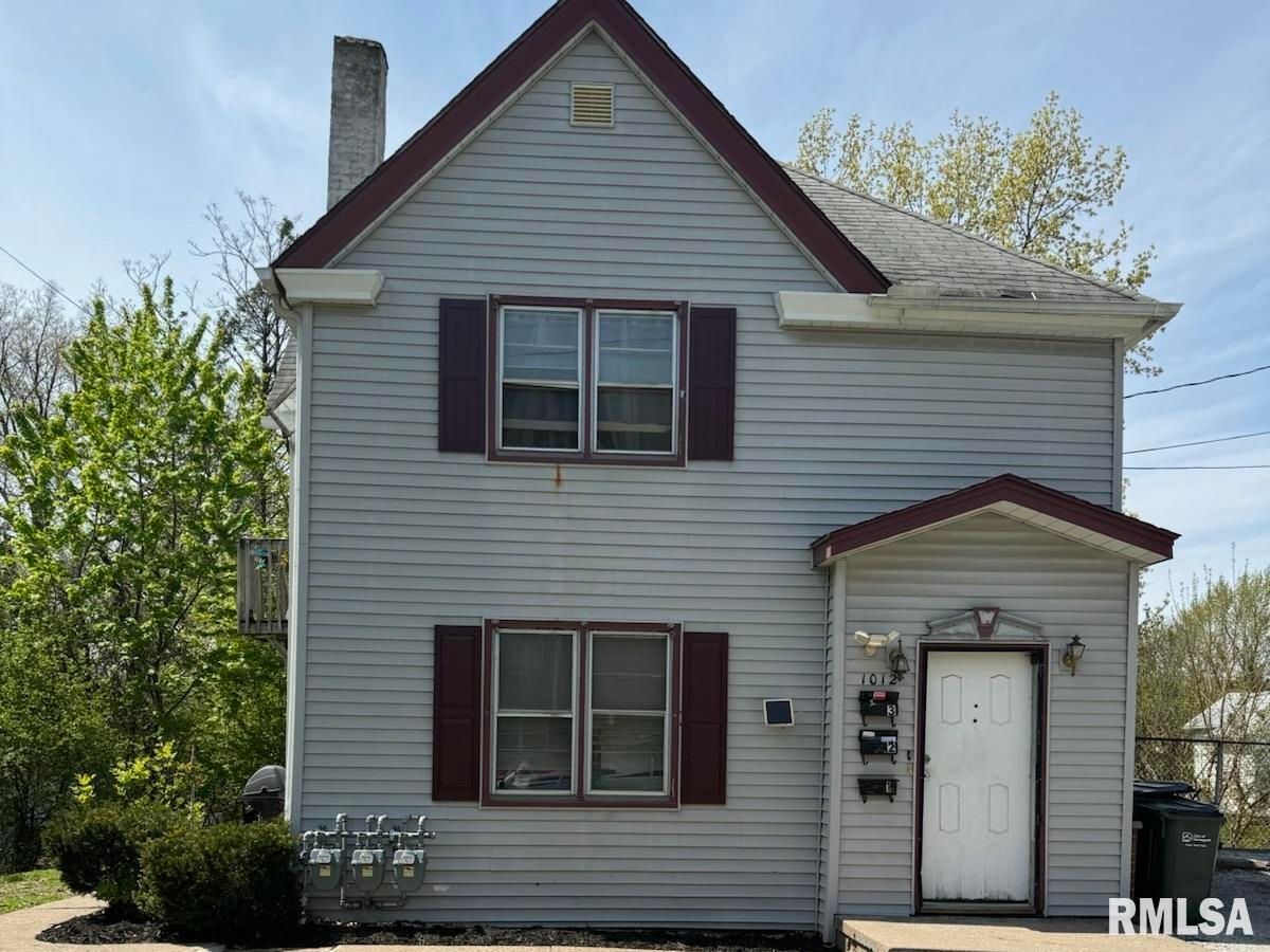 1012 Bridge Ave Avenue — Davenport, IA 52803