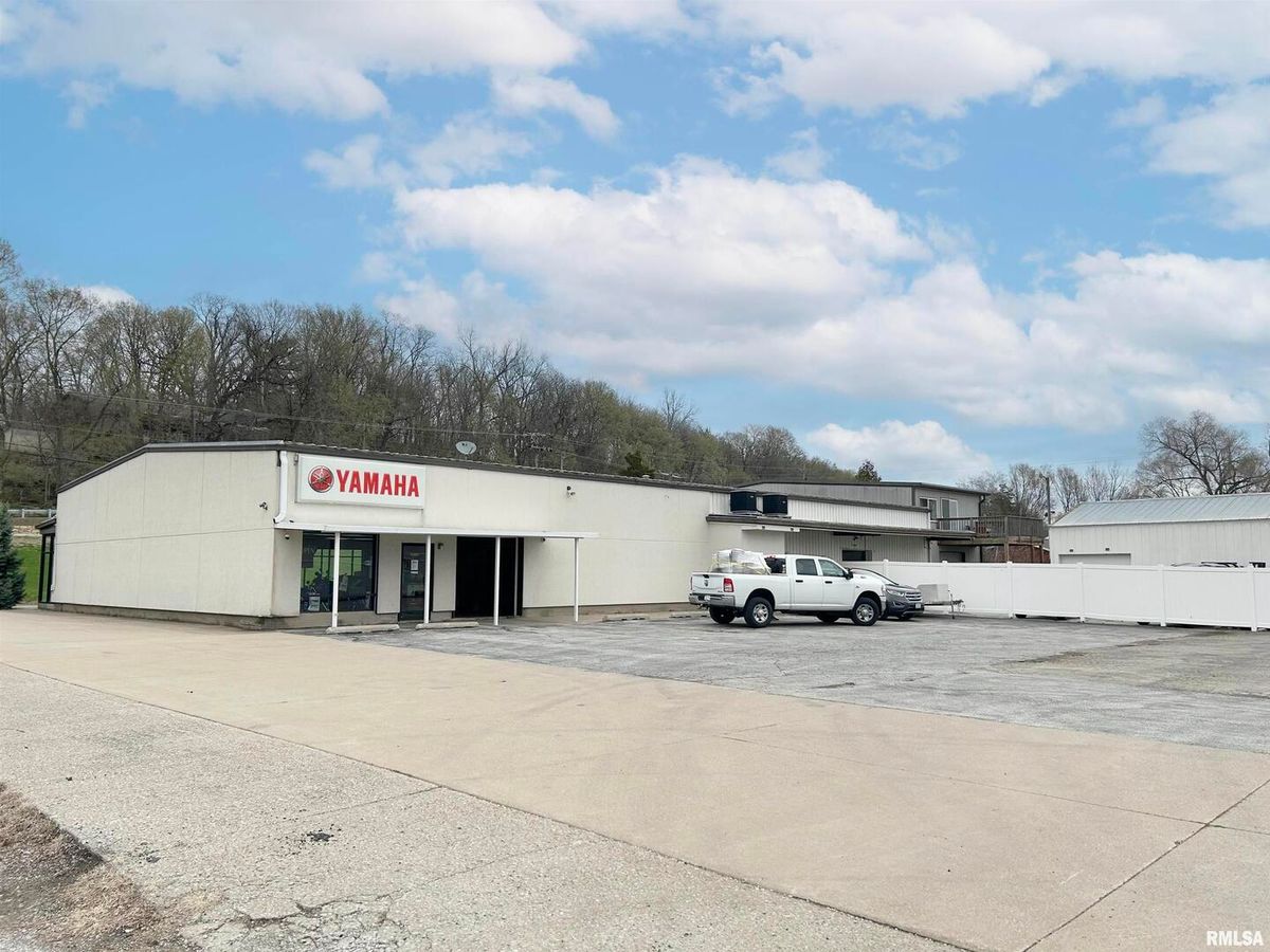 1320 36TH Avenue, Moline, IL 61265