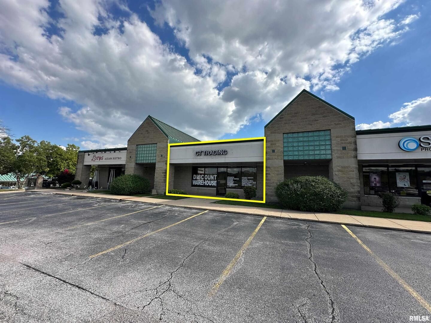 587 E 53RD Street — Davenport, IA 52807