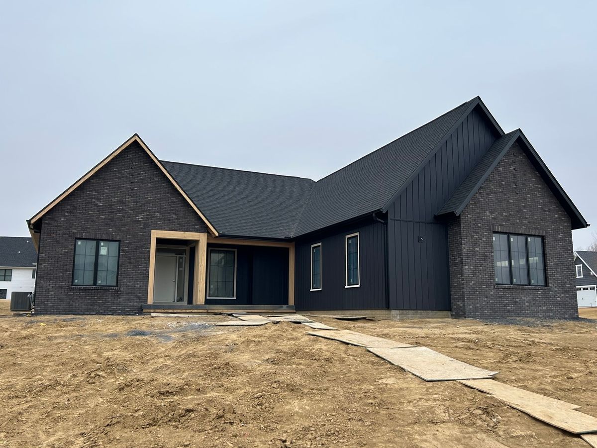 4790 WOODLAND Drive, Bettendorf, IA 52722