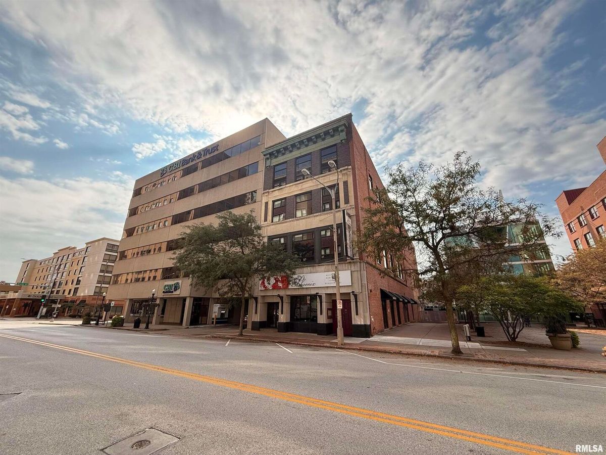 111 2ND Street, Davenport, IA 52801